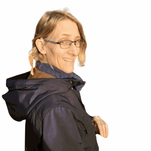 Janina schaut üner ihre Schulter